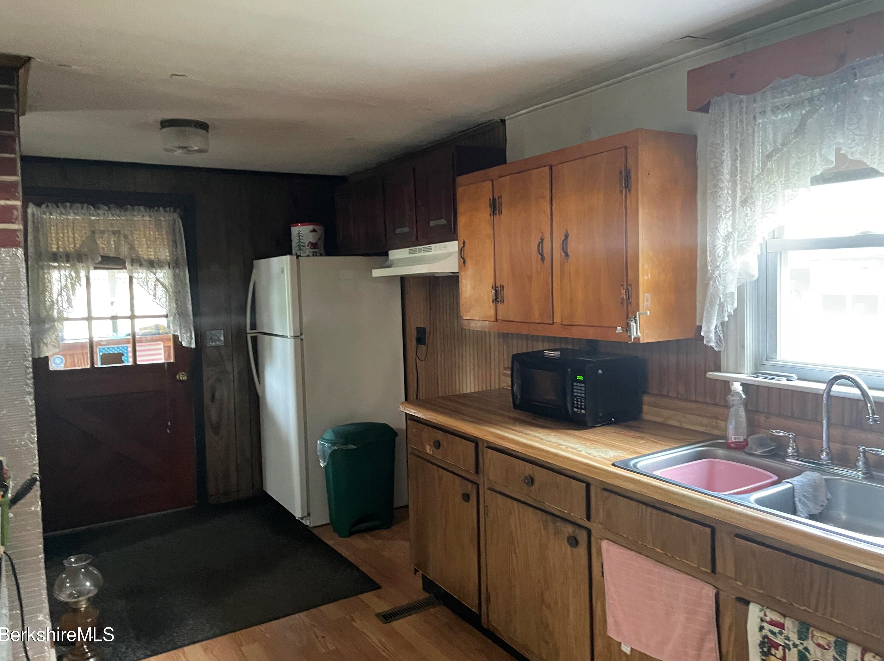 235 Robinson Rd, Peru, MA 01235