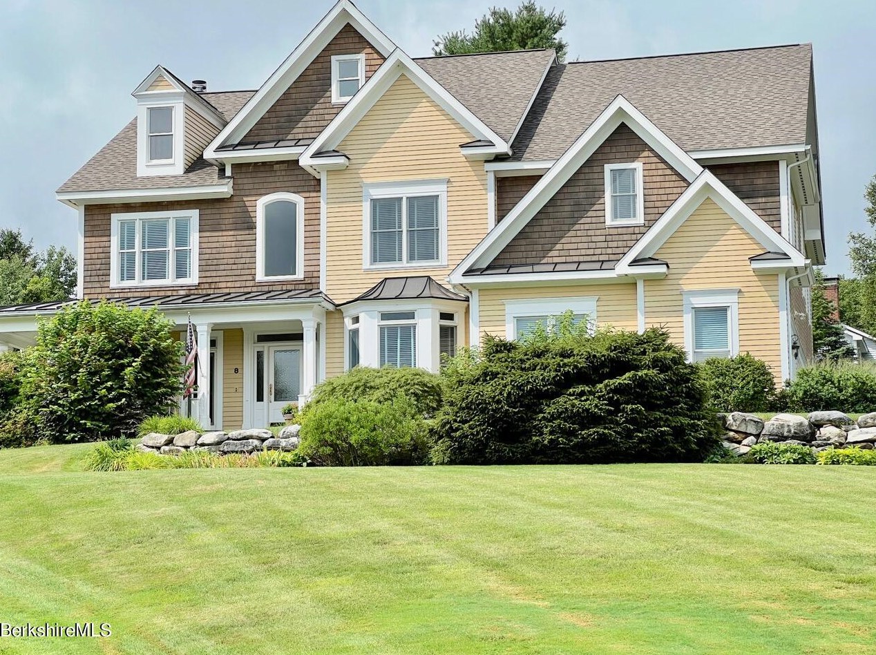 8 Melville Ct, Lenox, MA 01240