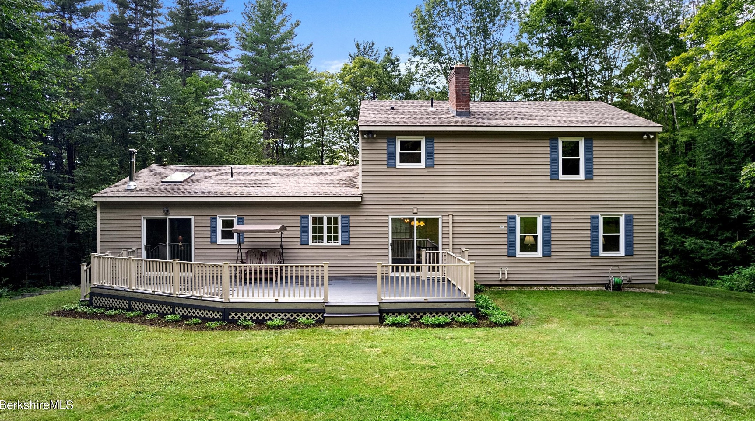 1285 E Washington Rd, Peru, MA 01235