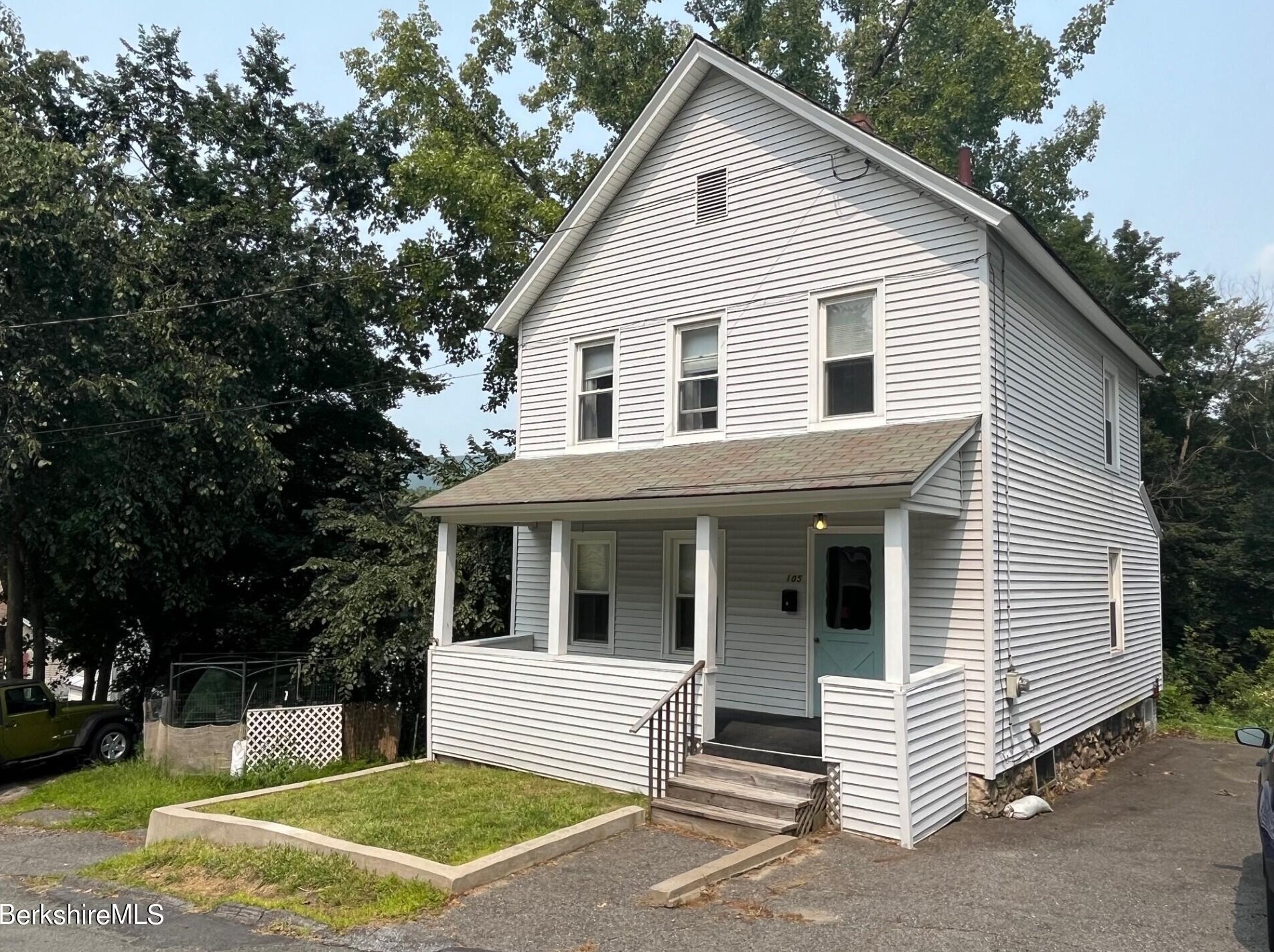 105 Winter St, Clarksburg, MA 01247