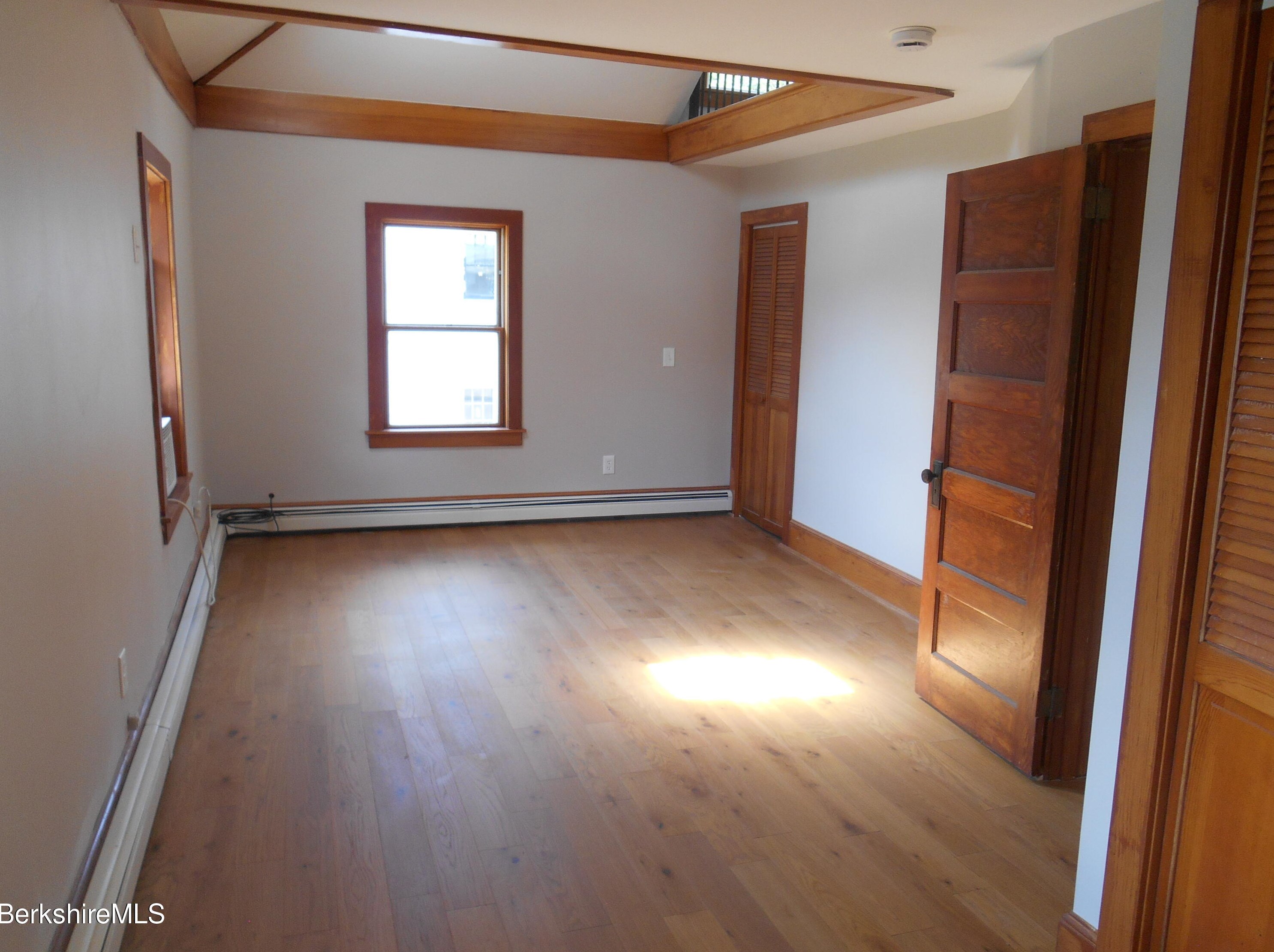 23 Elberon Ave, Pittsfield MA  01201-2838 exterior