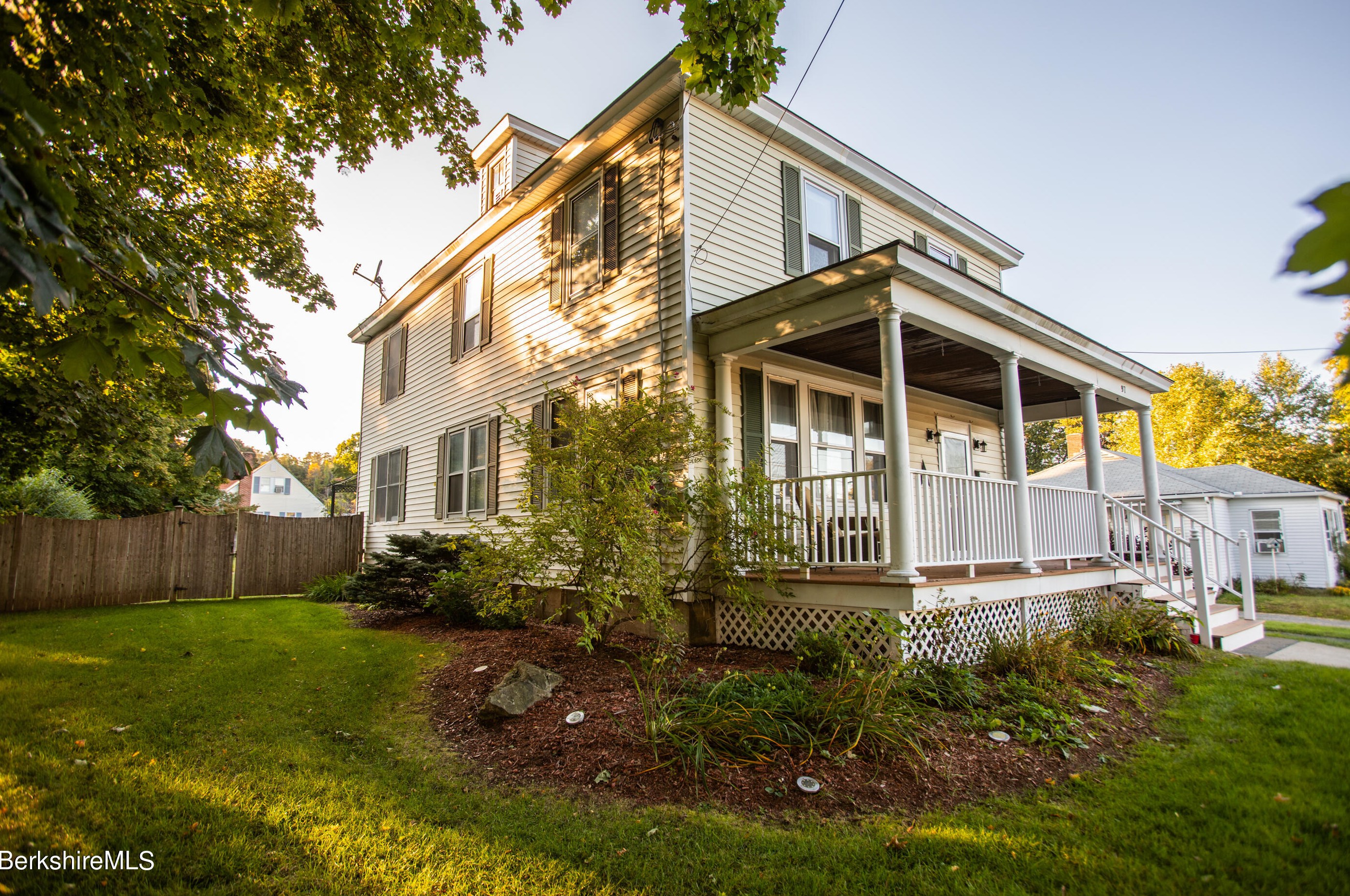 97 North St, Dalton, MA 01226-1206