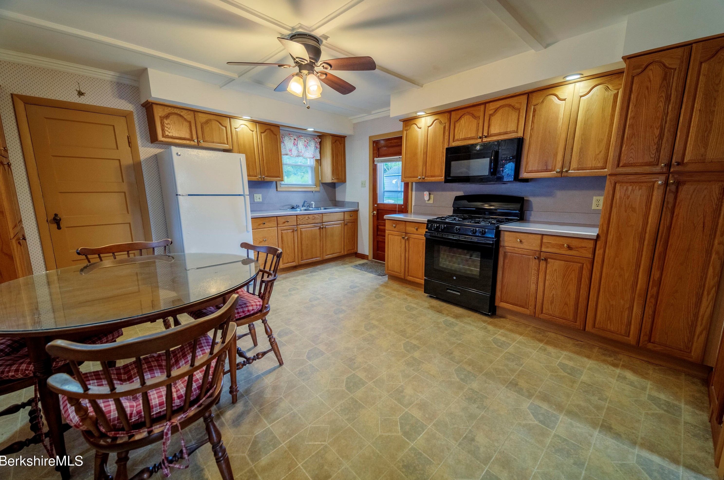 30 Anthony St, Adams, MA 01220
