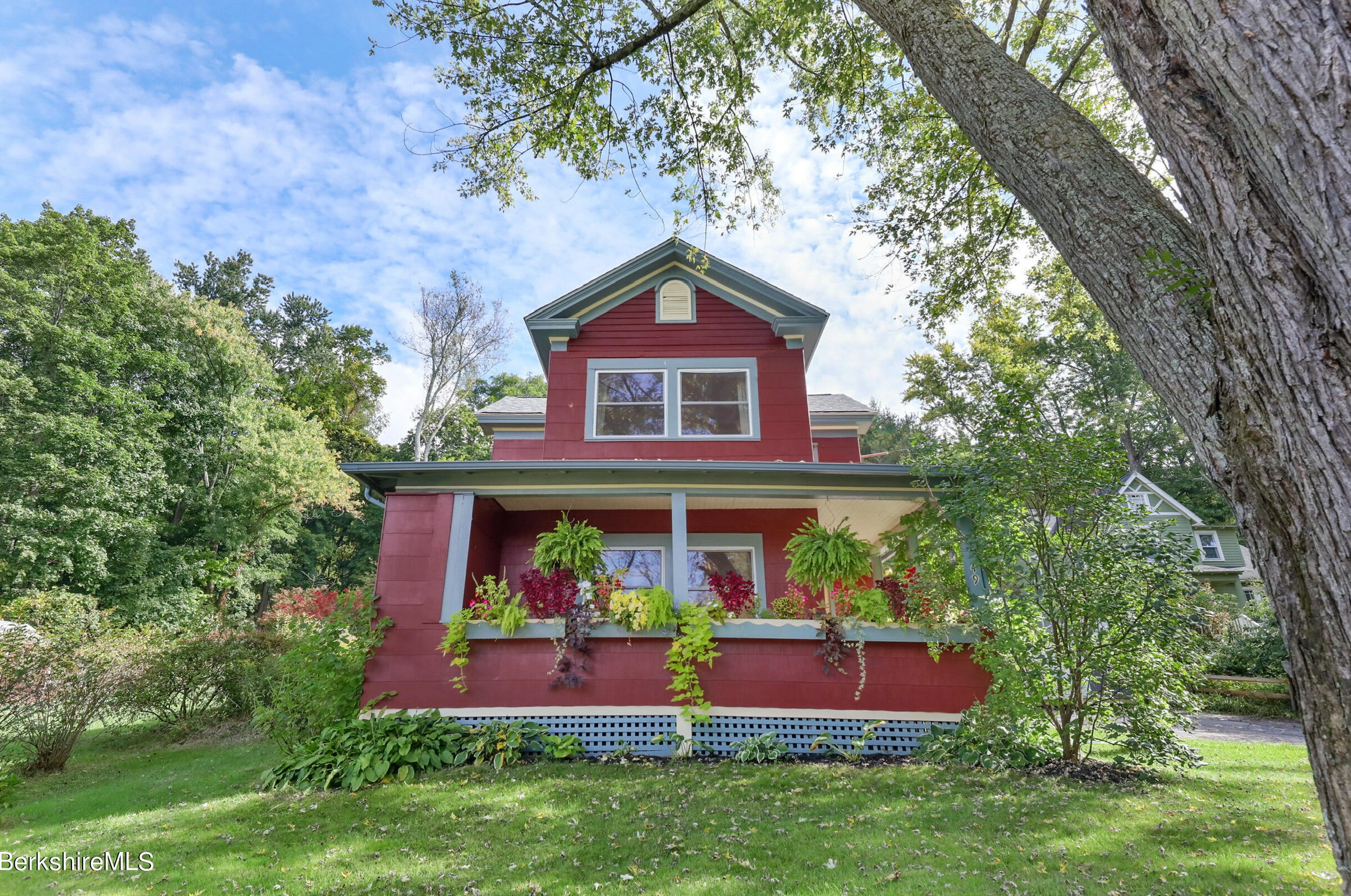 49 Pine St, Alford, MA 01230