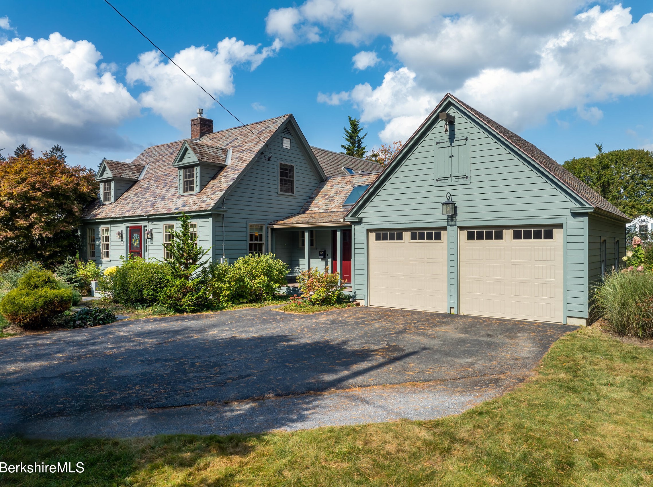 31 Berkshire Dr, Williamstown, MA 01267