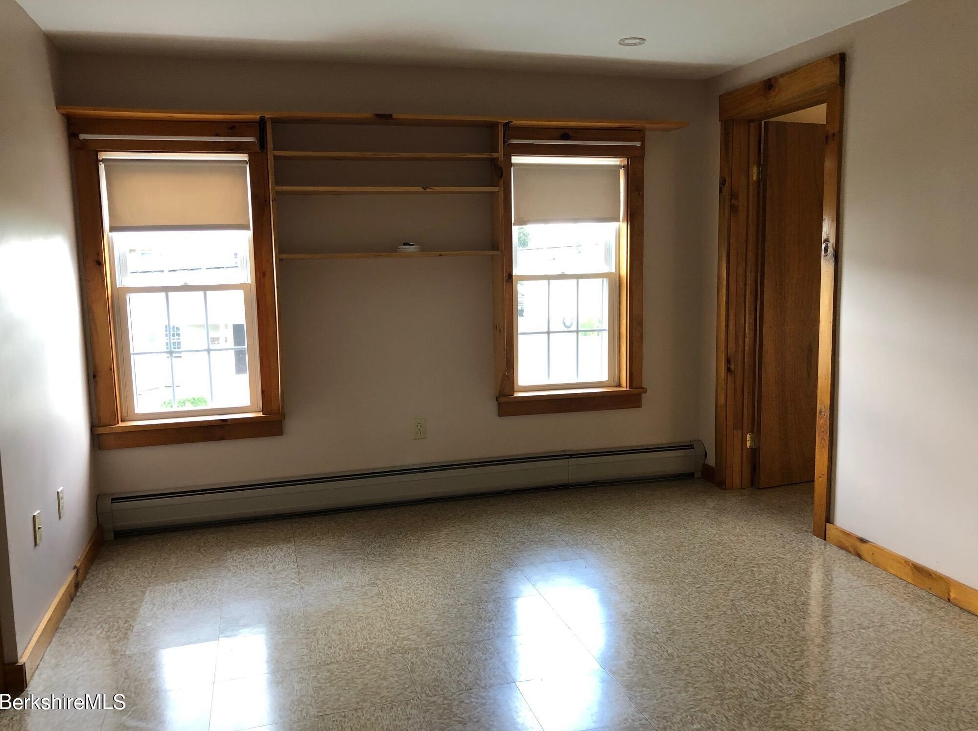 9 Hoosac St, Adams, MA 01220-1705