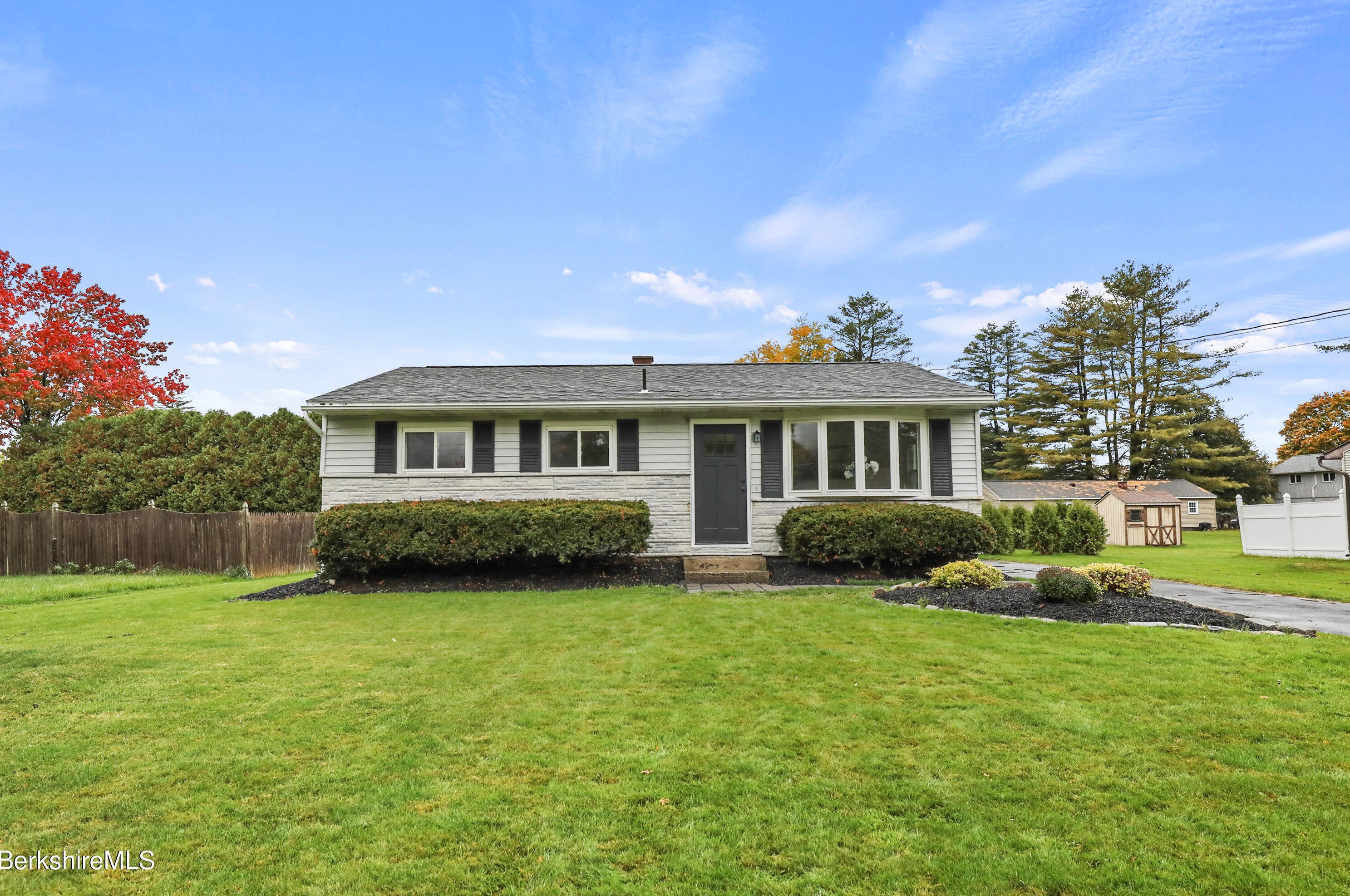 28 Dutchess Ave, Pittsfield, MA 01201