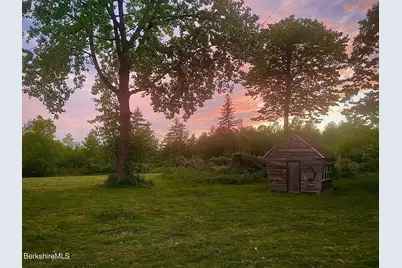 390 Tamaridge Rd, New Marlboro, MA 01259 - Photo 8