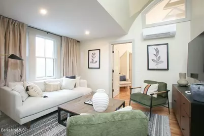 44 Main St #4, Stockbridge, MA 01262 - Photo 2