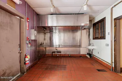 42/44 Railroad St, Great Barrington, MA 01230 - Photo 16