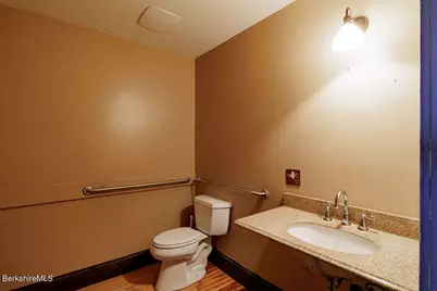 42/44 Railroad St, Great Barrington, MA 01230 - Photo 18