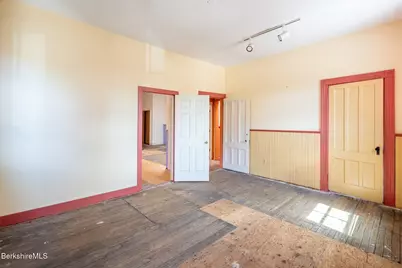 39 Railroad St, Great Barrington, MA 01230 - Photo 18