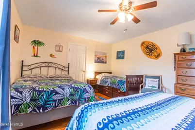 144 Brombach St, Pittsfield, MA 01201 - Photo 48