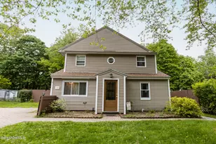 144 Brombach St, Pittsfield, MA 01201 - Photo 2