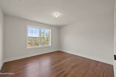 8 Northbrook Ln, Pittsfield, MA 01201 - Photo 62