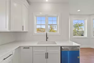 8 Northbrook Ln, Pittsfield, MA 01201 - Photo 40