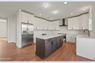 8 Northbrook Ln, Pittsfield, MA 01201 - Photo 34