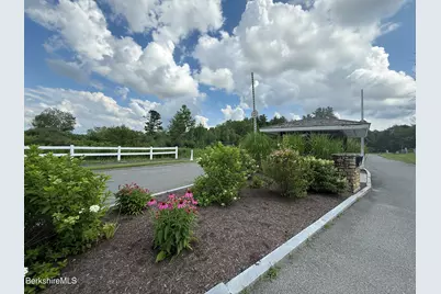 8 Northbrook Ln, Pittsfield, MA 01201 - Photo 80