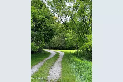 128 E Hoosac St, Adams, MA 01220 - Photo 12