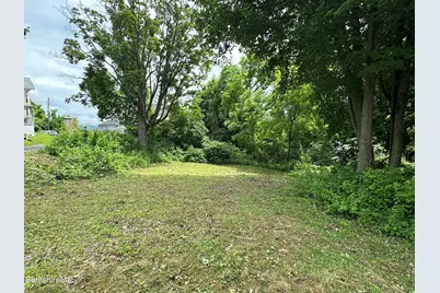 33 Circular Ave, Pittsfield, MA 01201 - Photo 2