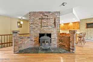 1310 Lenox Rd, Richmond, MA 01254 - Photo 10
