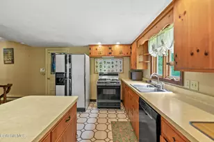 1310 Lenox Rd, Richmond, MA 01254 - Photo 18