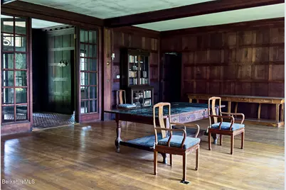 319 Under Mountain Rd, Lenox, MA 01240 - Photo 10