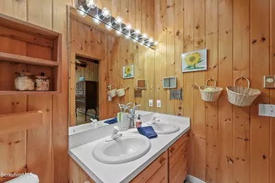 112 Silver St, Lanesborough, MA 01237 - Photo 40