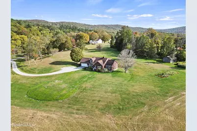 20 Pleasant View Dr, Cheshire, MA 01225 - Photo 2