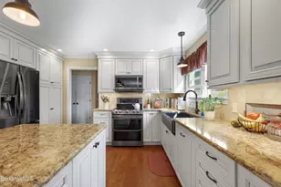 20 Pleasant View Dr, Cheshire, MA 01225 - Photo 6