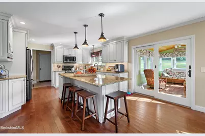 20 Pleasant View Dr, Cheshire, MA 01225 - Photo 8