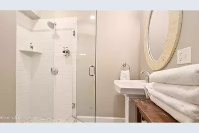 615 Laurel St, Lee, MA 01238 - Photo 12