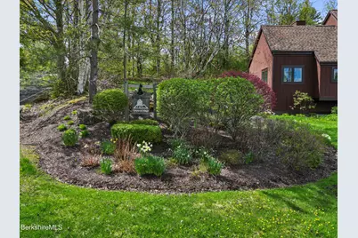 16 Windflower Way #16, Williamstown, MA 01267 - Photo 2