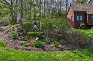 16 Windflower Wy, Williamstown, MA 01267 - Photo 2