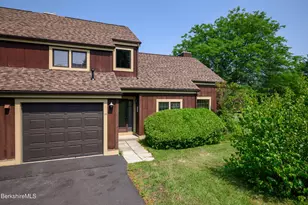 16 Windflower Wy, Williamstown, MA 01267 - Photo 4