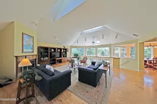 19 Hawthorne Rd, Stockbridge, MA 01262 - Photo 6