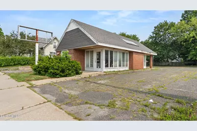 306 Wahconah St, Pittsfield, MA 01201 - Photo 1