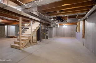 1427 Hewins St, Sheffield, MA 01257 - Photo 26