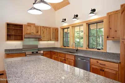 1427 Hewins St, Sheffield, MA 01257 - Photo 10