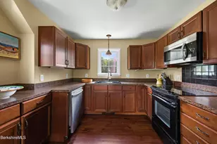 9 Castle Hill Rd, Stockbridge, MA 01262 - Photo 36