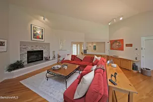 19 Hawthorne Rd, Stockbridge, MA 01262 - Photo 10