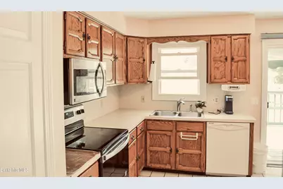 127 Oak Hill Rd, Pittsfield, MA 01201 - Photo 10