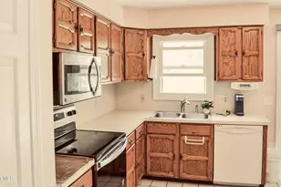 127 Oak Hill Rd, Pittsfield, MA 01201 - Photo 10