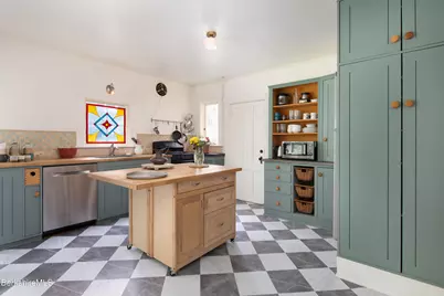 77 Grove St, Great Barrington, MA 01230 - Photo 12