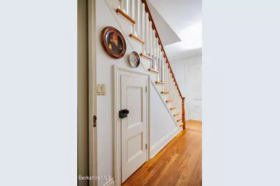 35 Mechanic St, Great Barrington, MA 01230 - Photo 10