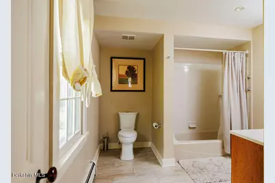 35 Mechanic St, Great Barrington, MA 01230 - Photo 12