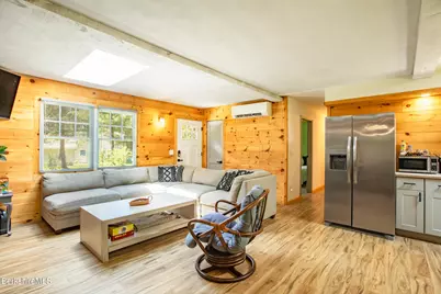 50 Beach Rd, Becket, MA 01223 - Photo 10