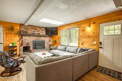 50 Beach Rd, Becket, MA 01223 - Photo 8