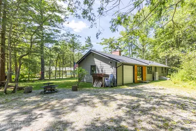 50 Beach Rd, Becket, MA 01223 - Photo 6