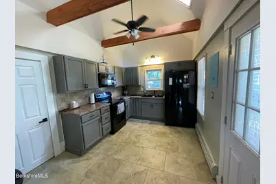 51 Foote Ave, Pittsfield, MA 01201 - Photo 8